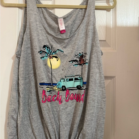 Set of 2 NWT Tank Tops - Picture 2 of 9